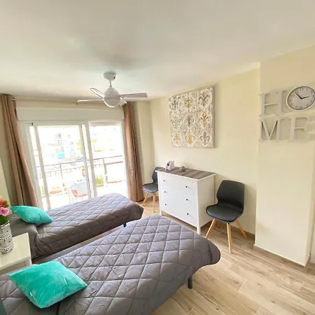 Modern 1 Bedroom Seaside With Pool 公寓