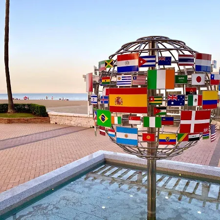 Modern 1 Bedroom Seaside With Pool *