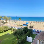 Modern 1 Bedroom Seaside With Pool *