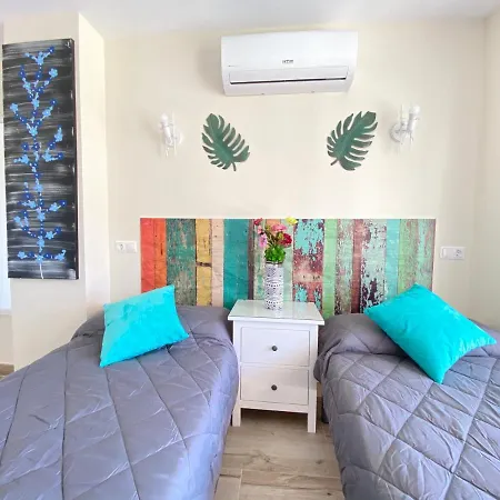 Modern 1 Bedroom Seaside With Pool