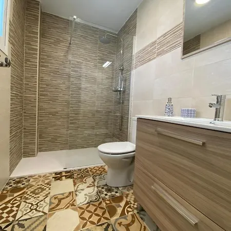 Апартаменты Modern 1 Bedroom Seaside With Pool *
