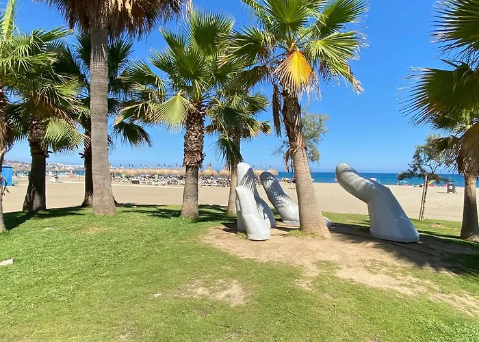 Apartment Modern 1 Bedroom Seaside With Pool