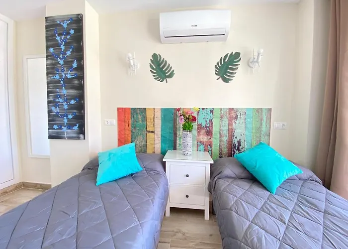 Modern 1 Bedroom Seaside With Pool