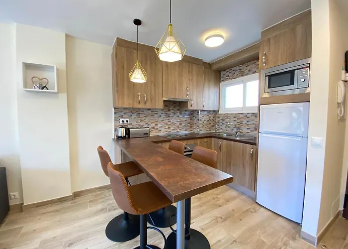 Modern 1 Bedroom Seaside With Pool Fuengirola