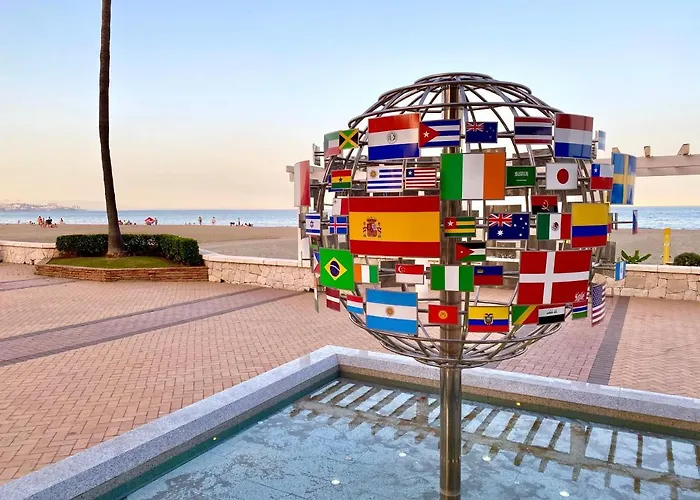 Modern 1 Bedroom Seaside With Pool *